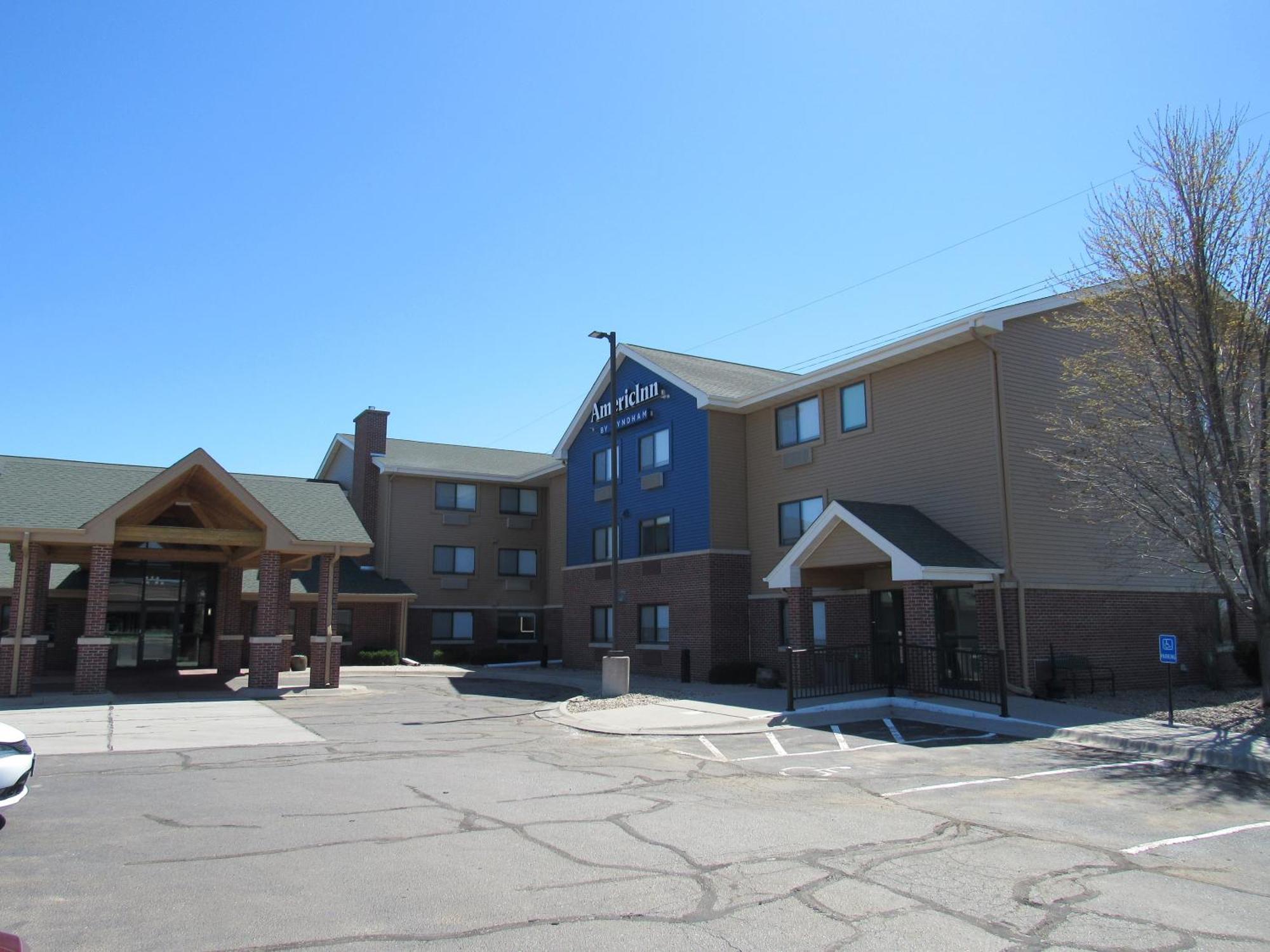Americinn By Wyndham Lincoln South Eksteriør billede